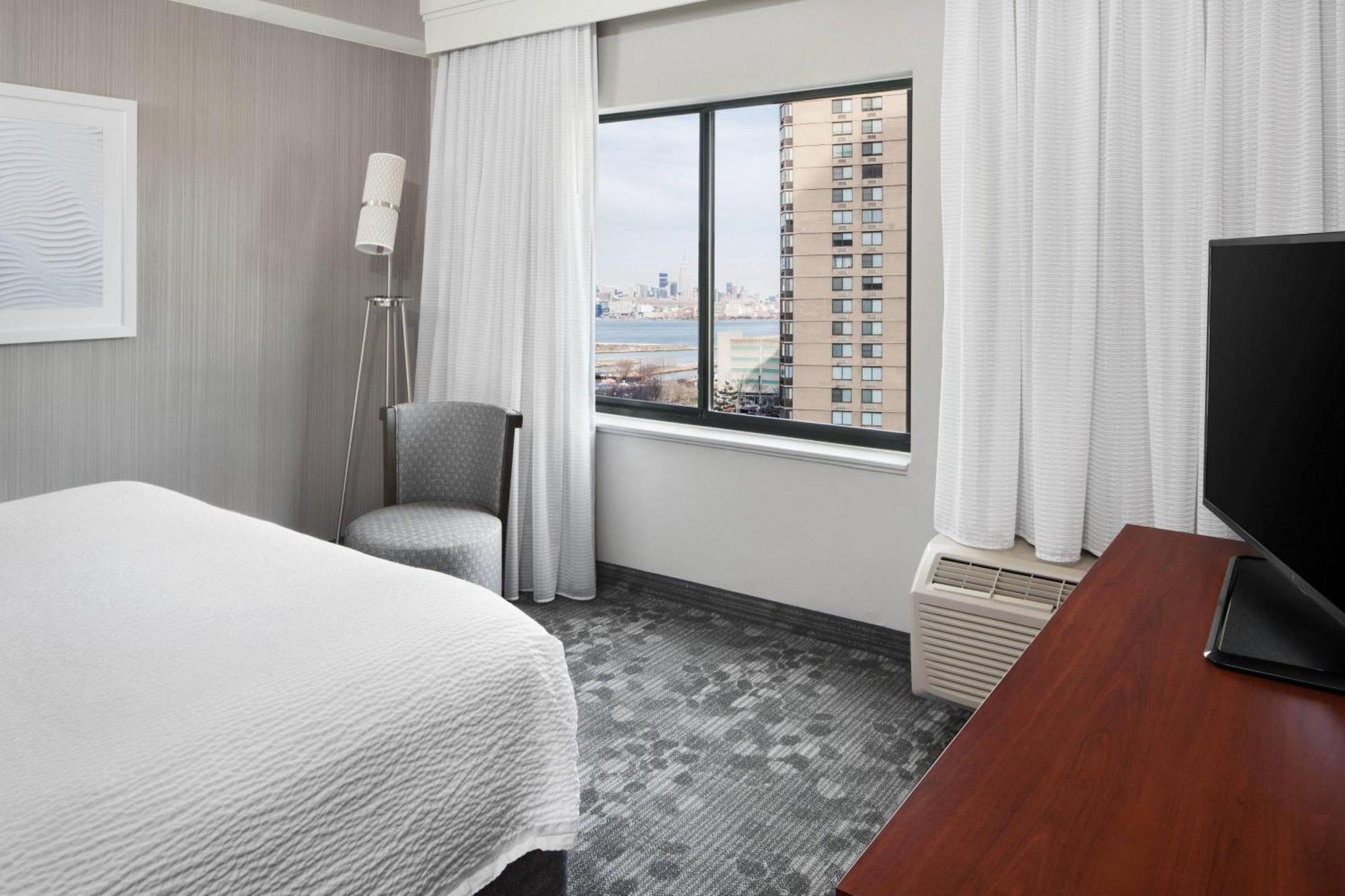 Courtyard By Marriott Jersey City Newport מראה חיצוני תמונה